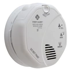 First AlertĀ® - White Surface Mount Interconnected Smoke/Carbon Monoxide Alarm